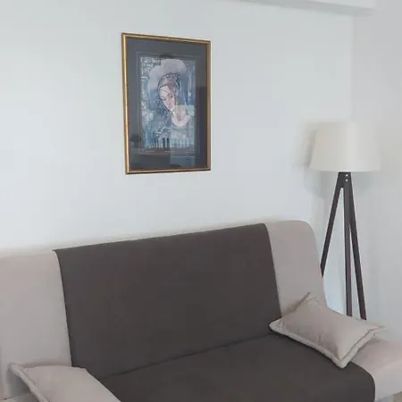 Apartment * Victory *